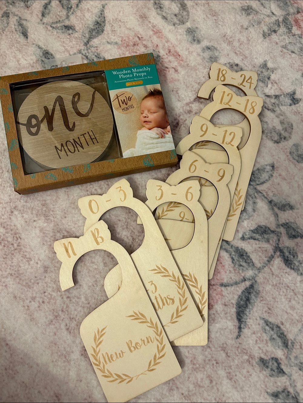 Natural Wooden Baby Monthly Door Hanger Photo Props - Neutral